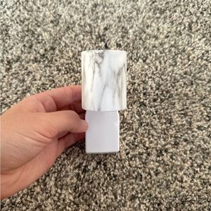 Gray Marble Bath & Body Works Wallflower Plug